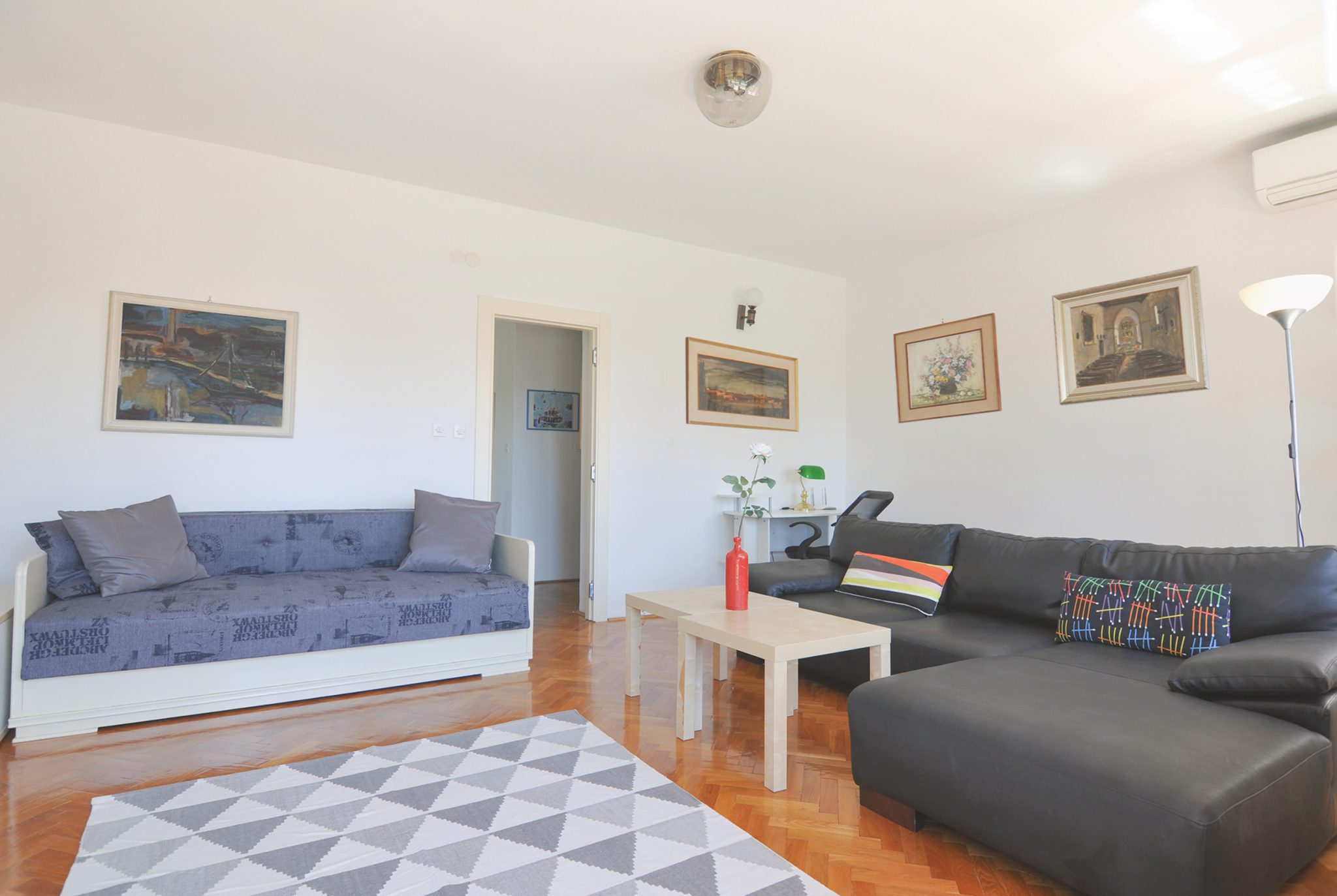 apartment split living room 1 (2)